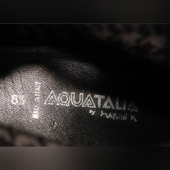 Aquatalia by Marvin K. 8.5 Suede Back Zip Chelsea Flat Ankle Boots - Picture 4 of 16